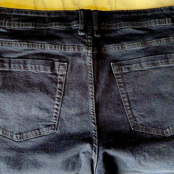 The Perfect Jean NYC Slim Stretch Jean—Athletic Fit - Picture 3 of 6